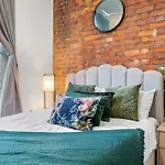 Majestic 2 Bedroom In Knightsbridge Kb70
